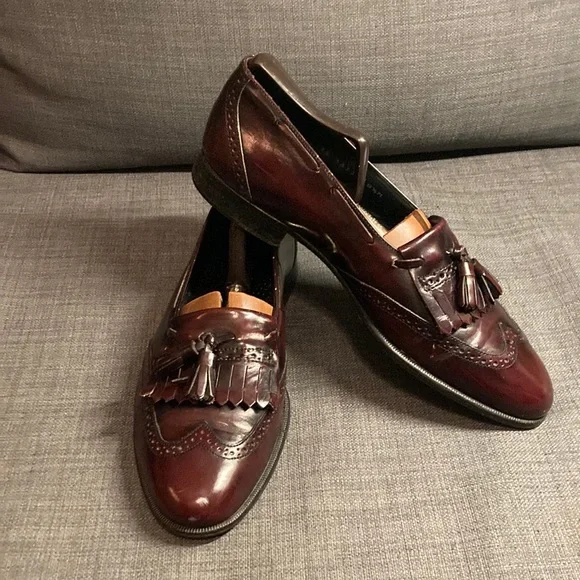 VINTAGE Johnston & Murphy Brogue Loafers with Tassels Vintage Johnston Murphy Optima Wingtip Tassel Black Leather  main image 2
